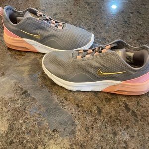 Nike Airmax Motion 2 size 8 womens. Grey with Melon color heel and gold swoosh